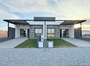 Casa · 90m² · 4 Ambientes · 2 Cocheras · Venta Duplex 2 Dorm. Docta Urbanizacion