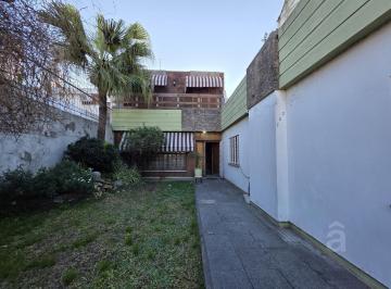 Casa · 296m² · 4 Ambientes · 2 Cocheras · Casa en Venta en San Andrés - Lote Propio.
