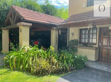 Casa · 120m² · 4 Ambientes · 2 Cocheras · Casa en Venta de 4 Ambientes con Pileta en Parque Leloir