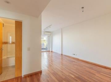 Departamento de 3 ambientes, Caballito · Impecable 3 Amb. Hab en Suite. Cochera Doble.