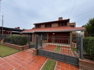 Casa de 8 ambientes, Pilar · Venta Casa Categoria 4 Dorm. Pilar - Rio Segundo