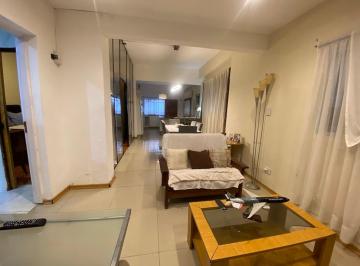 Casa · 351m² · 4 Ambientes · 1 Cochera · Oportunidad Multifamiliar: Casa, Depto y Galpon