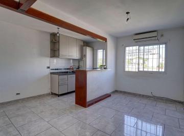 PH · 64m² · 4 Ambientes · Venta PH 4amb Frente Sin Expensas en Boedo