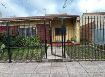 PH · 65m² · 2 Ambientes · PH Al Frente 2 Ambientes con Dependencia y Parque. Complejo 20 de Octubre.