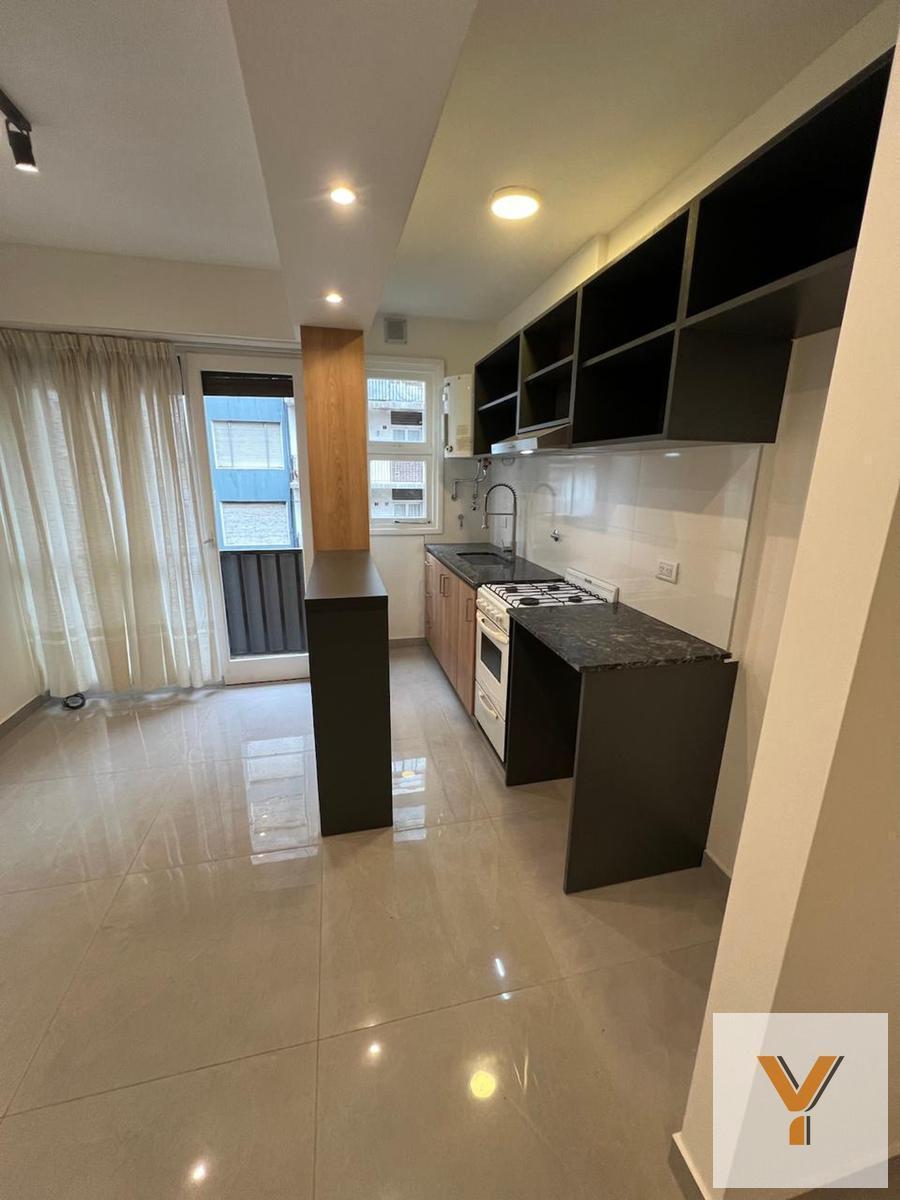 Depto monoambiente 26m² con ascensor — Centro