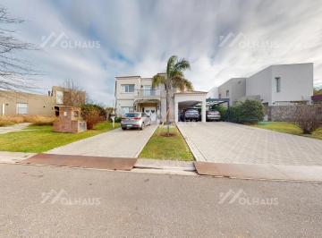 Casa · 300m² · 6 Ambientes · 1 Cochera · Casa en Venta en Ayres Plaza, Pilar, G. B. a. Zona Norte