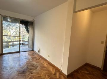 Departamento · 40m² · 2 Ambientes · Departamento 2 Amb. Frente 2 ° Piso X Escalera C/ Balcon