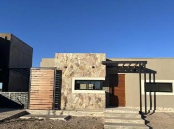 Casa · 168m² · 6 Ambientes · 2 Cocheras · Casa en Venta – Barrio Privado Ciro de Vieytes, Maipú.