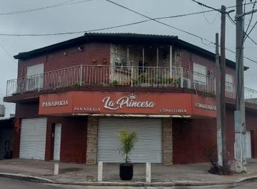 Local comercial · 100m² · 4 Ambientes · Local Mas Panaderia Mas Depto 4 Amb y Terraza