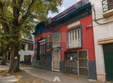 Casa · 221m² · 5 Ambientes · 1 Cochera · Venta Casa Pu. con Garaje y Fondo, Parque Batlle