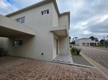 Casa · 113m² · 3 Ambientes · 2 Cocheras · Casa en Venta en Chic Village, La Lonja, Pilar