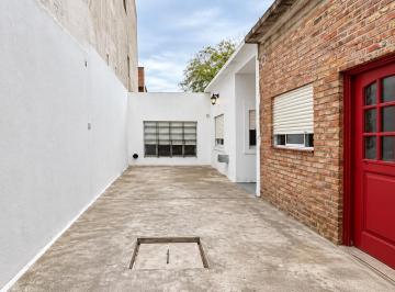 Casa · 90m² · 3 Ambientes · Alquiler de Casa en Varela Centro