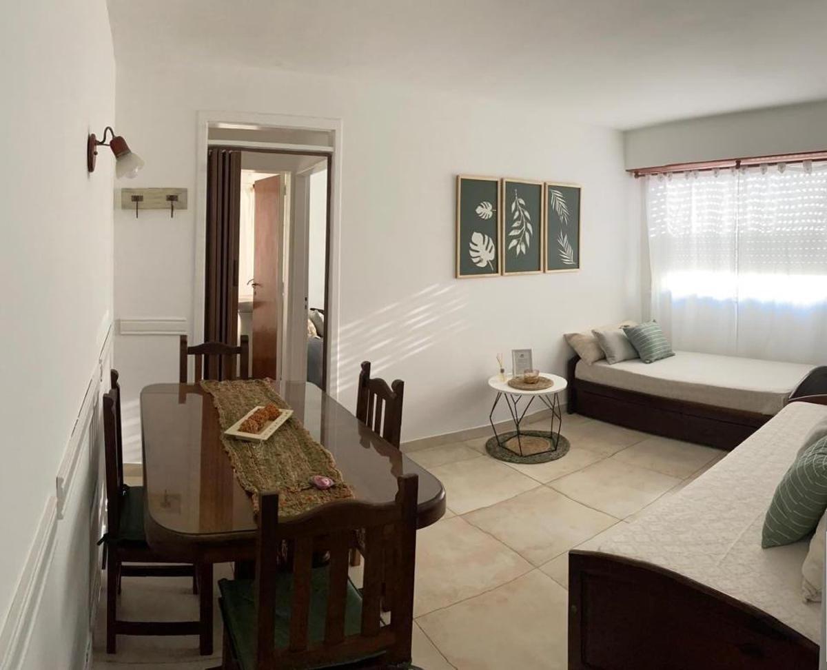 Departamento de un dormitorio en venta sobre Avenida Pedro Luro