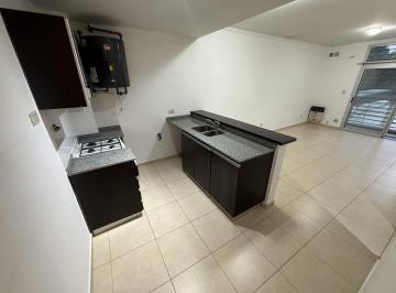 Departamento · 32m² · 1 Ambiente · Departamento en Alquiler Monoambiente con Balcón Al Frente - Wilde Avellaneda