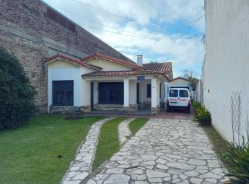 Casa · 180m² · 5 Ambientes · 1 Cochera · Inmueble Comercial en Paso del Rey