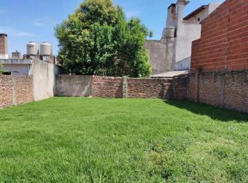 Casa · 90m² · 4 Ambientes · 3 Cocheras · San Fernando, Venta en Bloque Sobre Lote Propio de 8,66x27,60 2 Depto. 2 Amb. y Galpon
