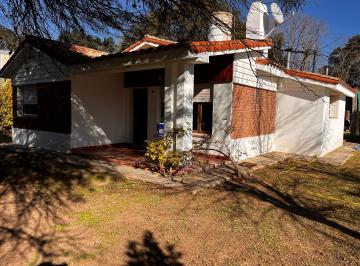 Casa de 4 ambientes, Santa Elena · Dueño Vende Casa en Santa Elena con Quincho y Lote en Esquina