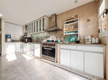 Casa · 209m² · 6 Ambientes · 3 Cocheras · Casa en Venta en City Bell de 4 Dorm.