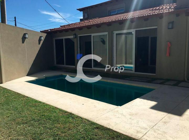 Casa · 200m² · 4 Ambientes · 1 Cochera