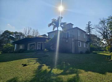 Casa · 3030m² · 10 Ambientes · 2 Cocheras · Casa en Country Las Yungas, Yerba Buena