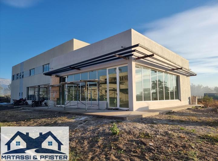 Local comercial · 150m² · 11 Ambientes · 5 Cocheras