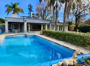 Casa · 262m² · 4 Ambientes · 2 Cocheras · Casa en Venta en Tortugas Country Club de 4 Amb con Gran Lote