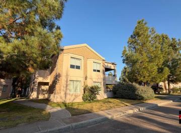 Departamento de 4 ambientes, Chacras de Coria · Departamento de Categoría en Alquiler, Barrio Privado Pueyrredón.