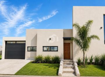 Casa · 120m² · 4 Ambientes · 2 Cocheras · Casa en Venta en Springpark Pilar, Pilar, G. B. a. Zona Norte