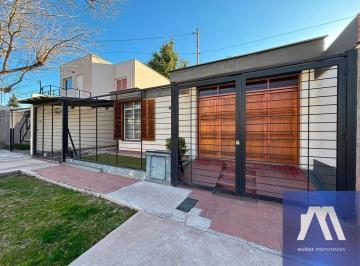 Casa de 6 ambientes, Godoy Cruz · Casa en Venta C/ Cochera en Godoy Cruz