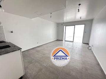 Departamento · 40m² · 2 Ambientes · 2 Ambientes con 44 m de Patio a 200 m de La Estaciòn.