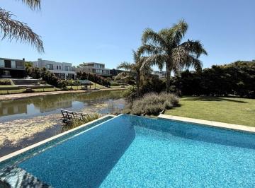 Casa · 322m² · 5 Ambientes · Casa en Venta en El Golf, Nordelta, Tigre