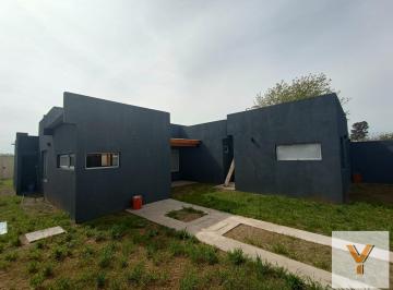 Quinta vacacional · 105m² · 5 Ambientes · 1 Cochera · Quinta en Venta - 3 Dorm. 2 Baños - Villa Astolfi, Pilar