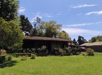 Casa · 240m² · 5 Ambientes · 1 Cochera · Casa en Venta - 3 Dorm. 2 Baños - Cochera - 1.700 m² - Tortuguitas