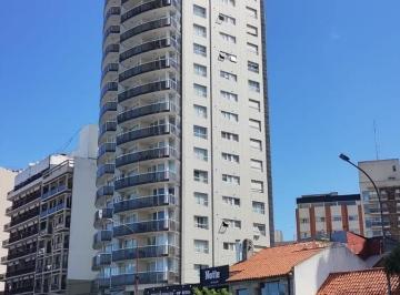 Departamento · 130m² · 4 Ambientes · 1 Cochera · Departamento en Alquiler en La Perla
