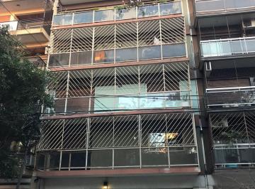 Departamento de 2 ambientes, Parque Centenario · 2 Amb en Alquiler. Parque Centenario. m Subte.