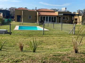 Casa · 215m² · 4 Ambientes · 2 Cocheras · Alquiler Anual (O Temporal) Casa Estilo Campo en Medal, Pilar