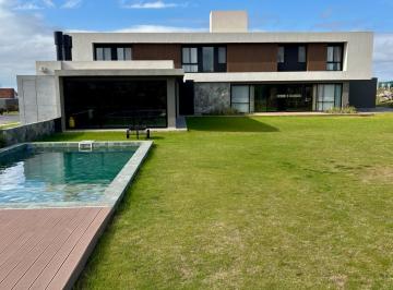Casa · 550m² · 9 Ambientes · 2 Cocheras · Alquiler Espectacular Casa 4 Dorm., La Cascada Country Golf
