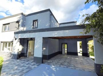 Casa · 220m² · 4 Ambientes · 3 Cocheras · Venta 4 Amb Casa a Estrenar Barrio Privado Boca Ratón Pilar