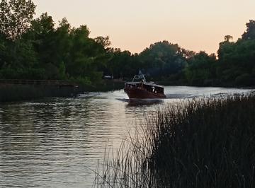 Casa de 2 ambientes, Tigre · Casa Quinta Sobre Rio Carapachay con Muelle Propio