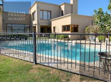 Casa · 284m² · 4 Ambientes · 2 Cocheras · Casa en Rumenco