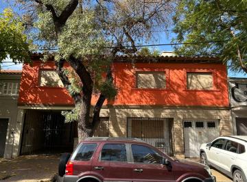 Casa · 244m² · 5 Ambientes · 1 Cochera · Coronel Rodríguez 1243