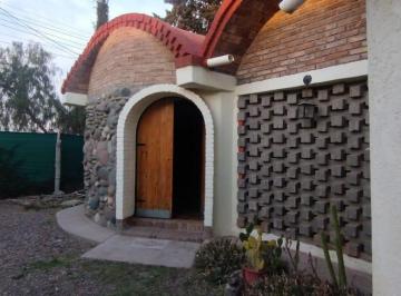 Casa · 350m² · 2 Ambientes · 1 Cochera · Bº Coop. Megafon