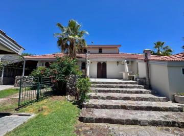 Casa · 750m² · 9 Ambientes · 2 Cocheras · Barrio Dalvian