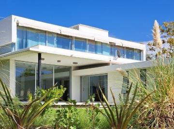 Casa · 460m² · 10 Ambientes · La Vacherie