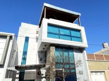 Oficina comercial de 5 ambientes, Córdoba · Edificio Corporativo Oficina con Cochera en Guemes