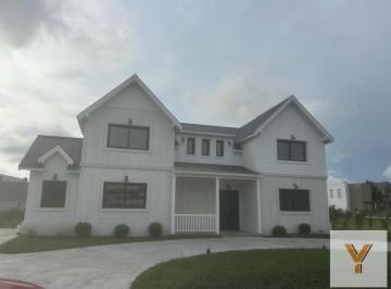 Casa · 295m² · 6 Ambientes · 3 Cocheras · Casa en Venta - 5 Dorm. 4 Baños - Cochera - Mar del Plata