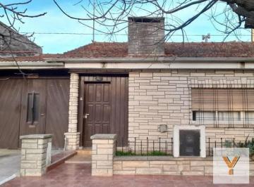 Casa · 150m² · 8 Ambientes · 1 Cochera · Casa en Venta - 5 Dorm. 3 Baños - Cochera - 200 m² - San Patricio, Mar del Plata