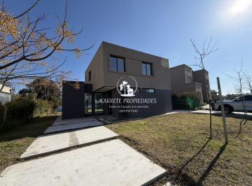 Casa de 4 ambientes, Pilar · Moderna Casa en Venta de 4 Ambientes con Sector de Escritorio. Barrio Santa Lucía. Pilar del Este