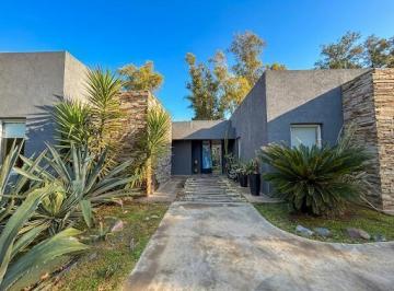 Casa · 188m² · 5 Ambientes · 3 Cocheras · Venta Casa 5 Amb Country La Peregrina Pilar