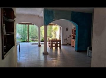 Casa de 4 ambientes, Concordia · Vendo Amplia Propiedad en Zona Centro a Reciclar